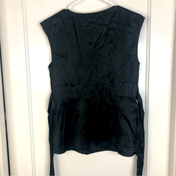 WHBM black silk cap sleeveless v neck blouse with waist embellishment size S - Picture 5 of 9